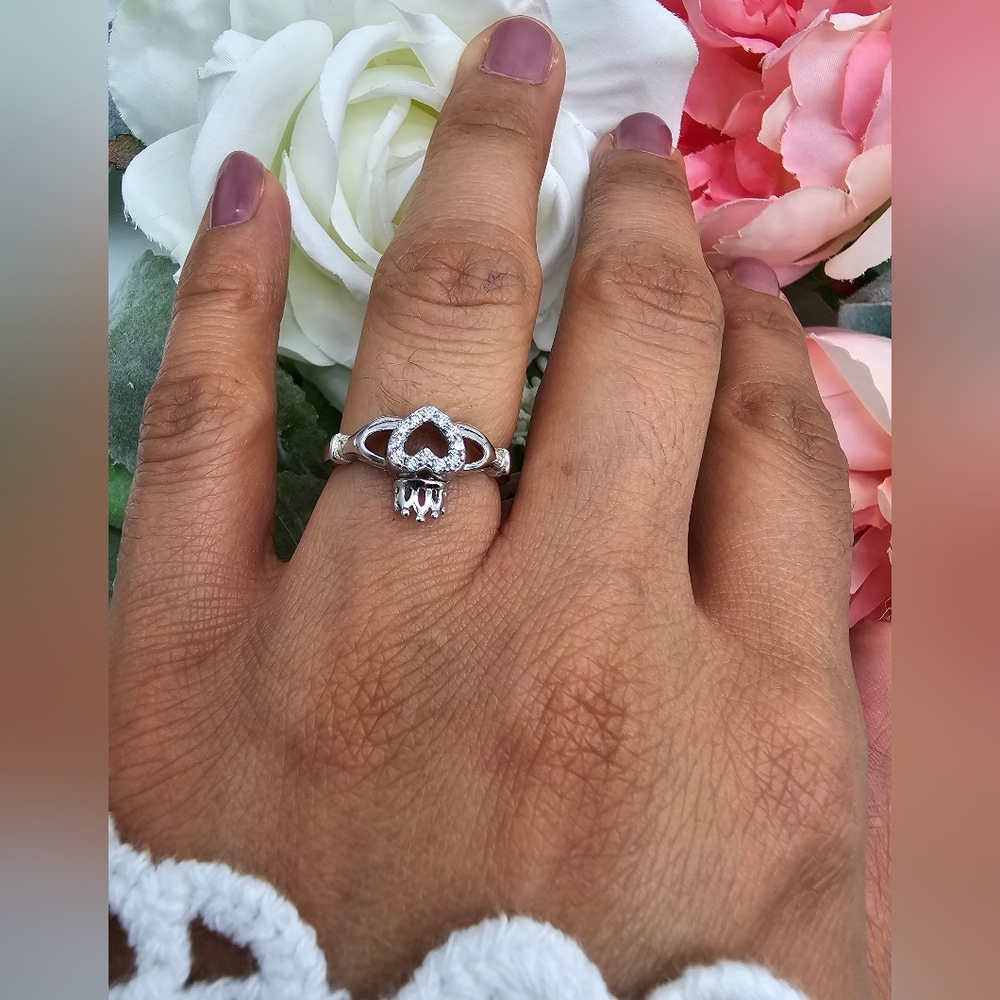 🥰🥰 OPEN HEART CLADDAGH RING - Picture 7 of 8